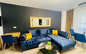 Metropole Apartments Central City